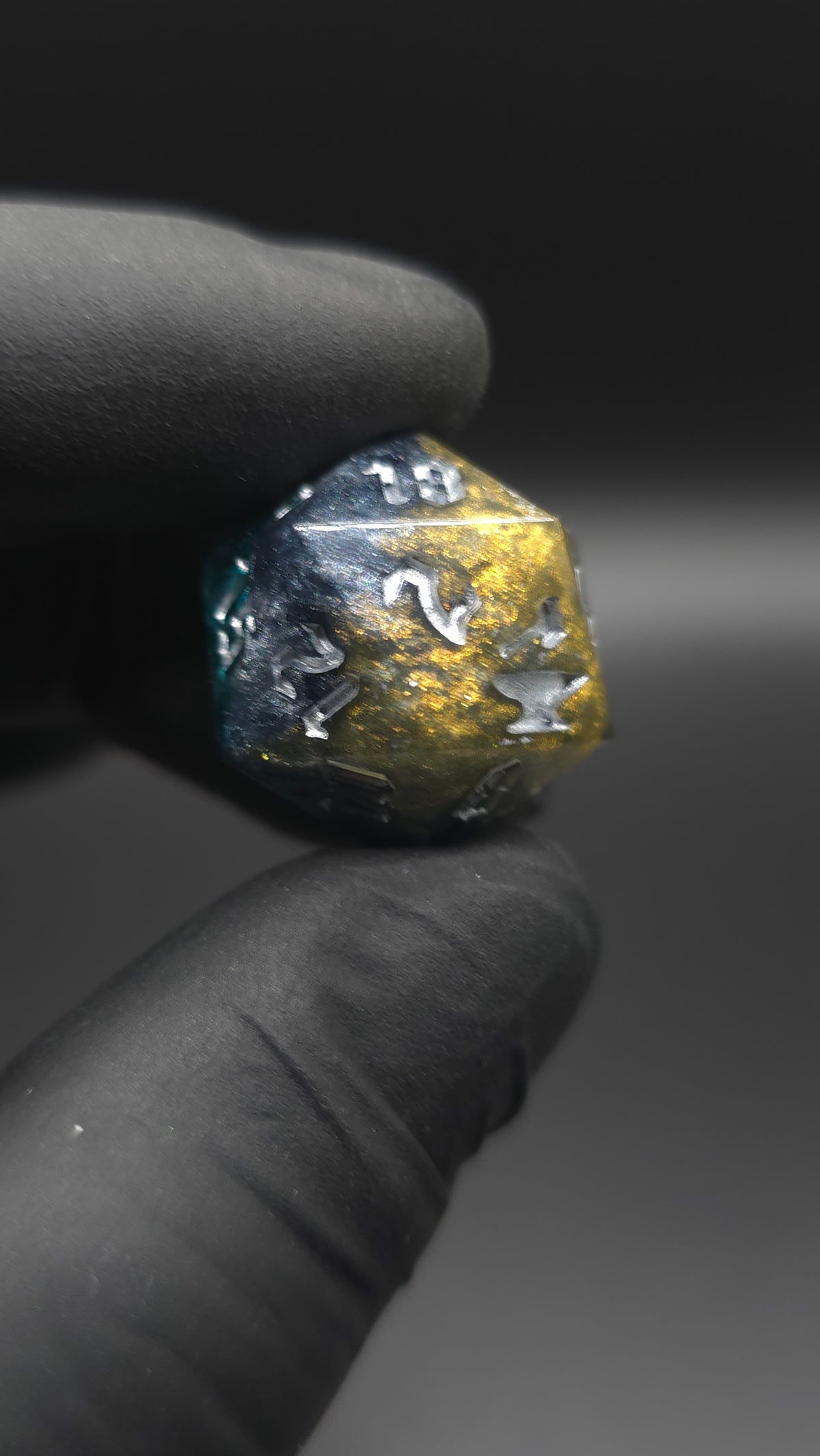 Breaking the Ice - 9-Piece Dice Set + 40mm Chonk