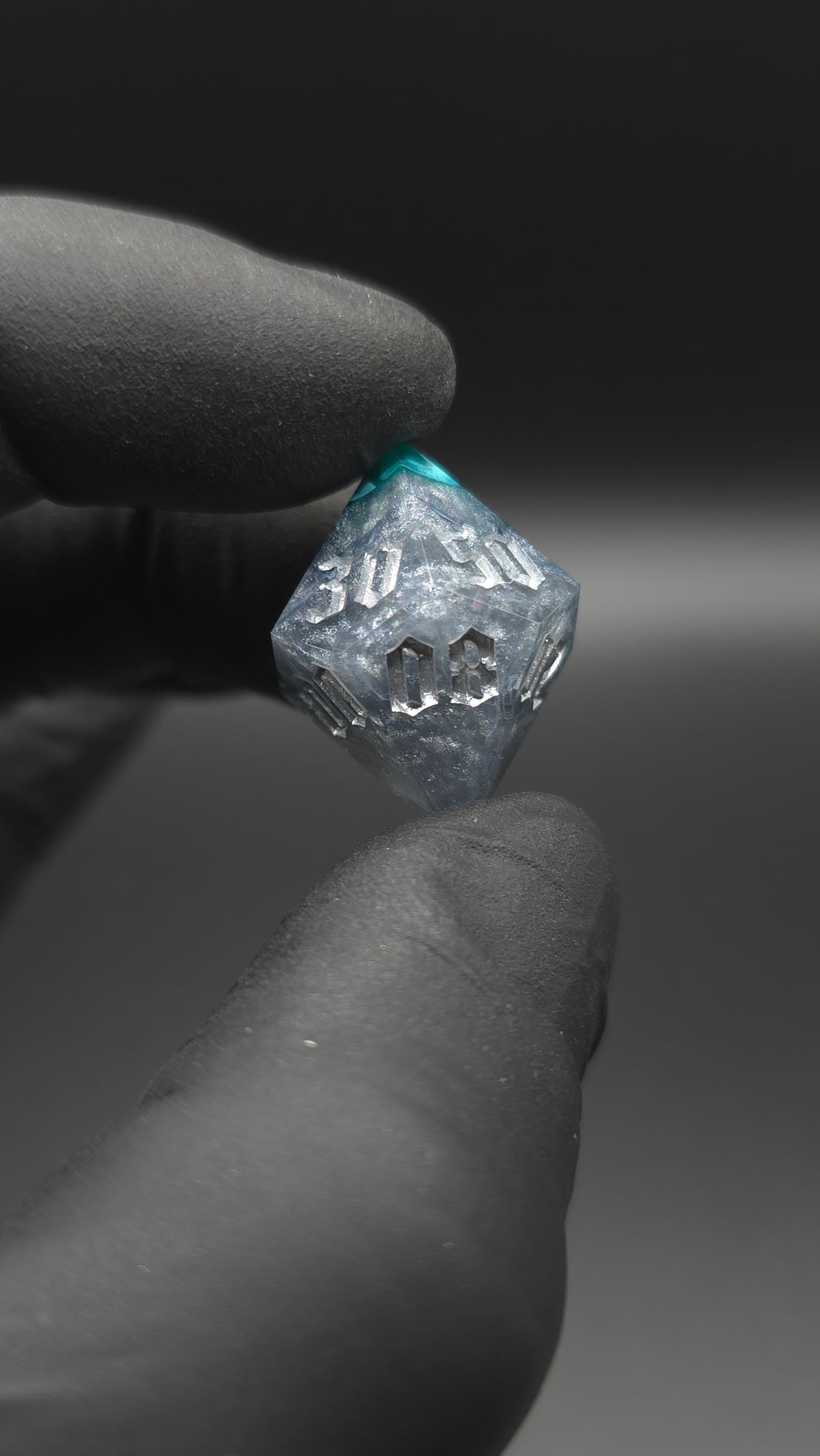 Breaking the Ice - 9-Piece Dice Set + 40mm Chonk