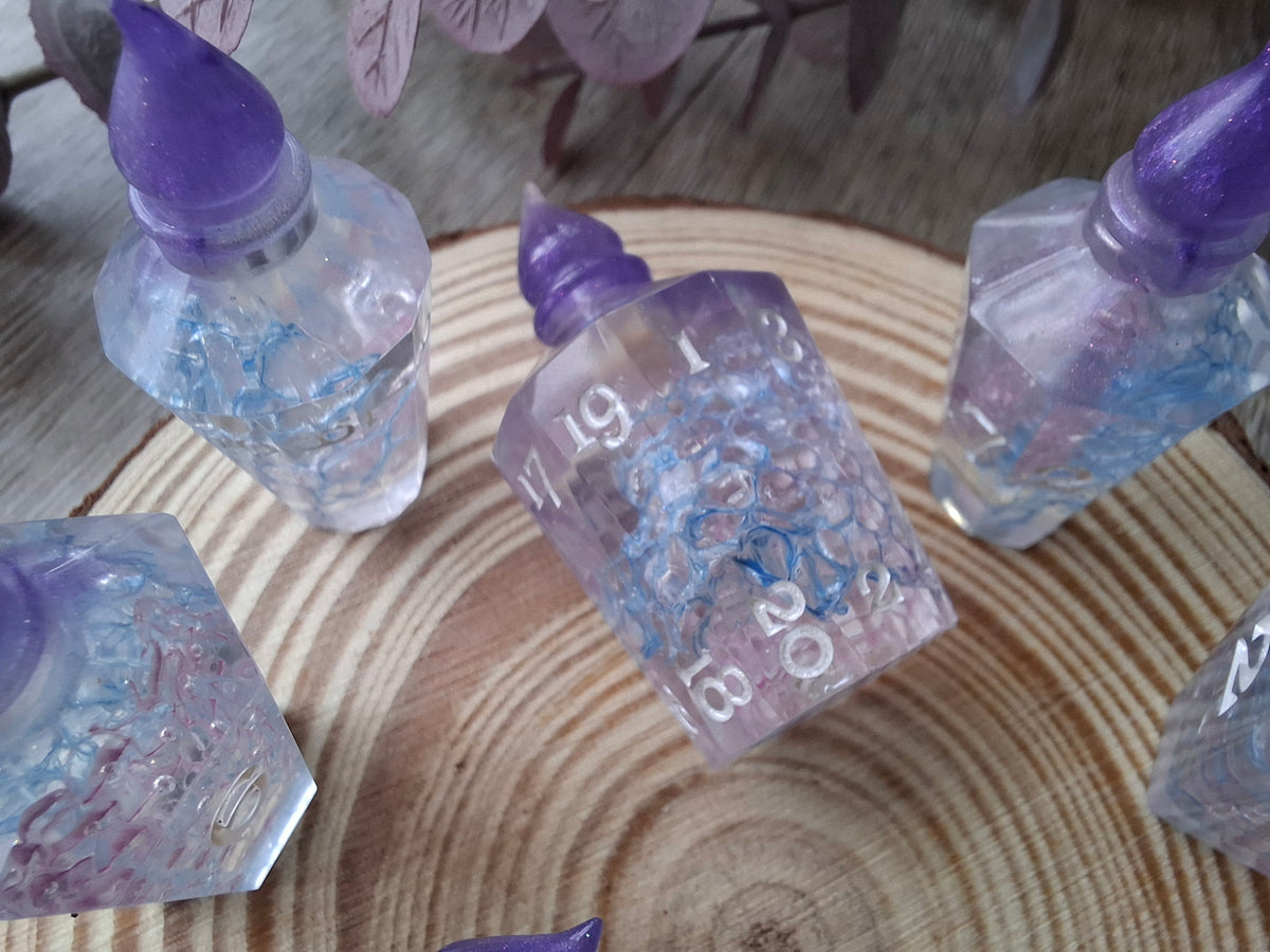 Cruth-Atharraich - 8-PIece Potion Dice Set