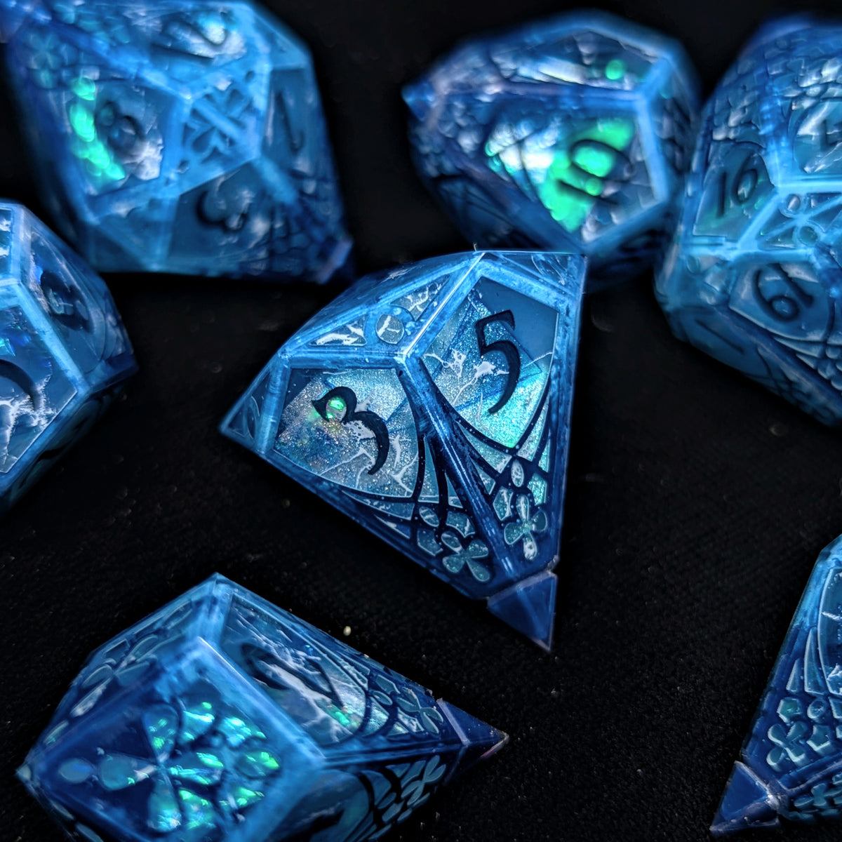 Shatter Light - 7-Piece Lantern Dice Set