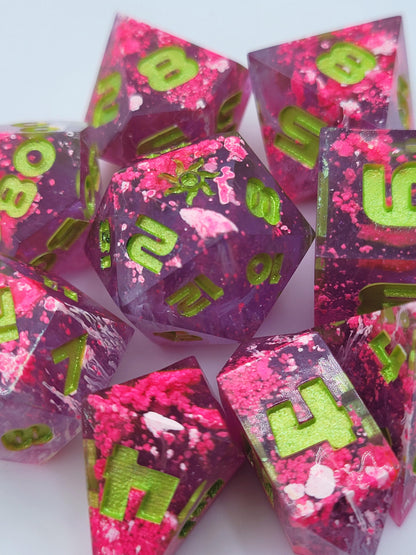 Defrosting Neon | 9-Piece Petri Dice Set