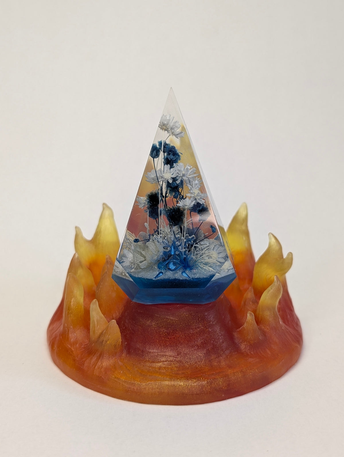 Of Ice and Fire - 80mm Chonk D4 + Display Base