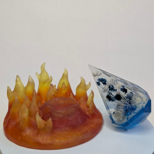 Of Ice and Fire - 80mm Chonk D4 + Display Base