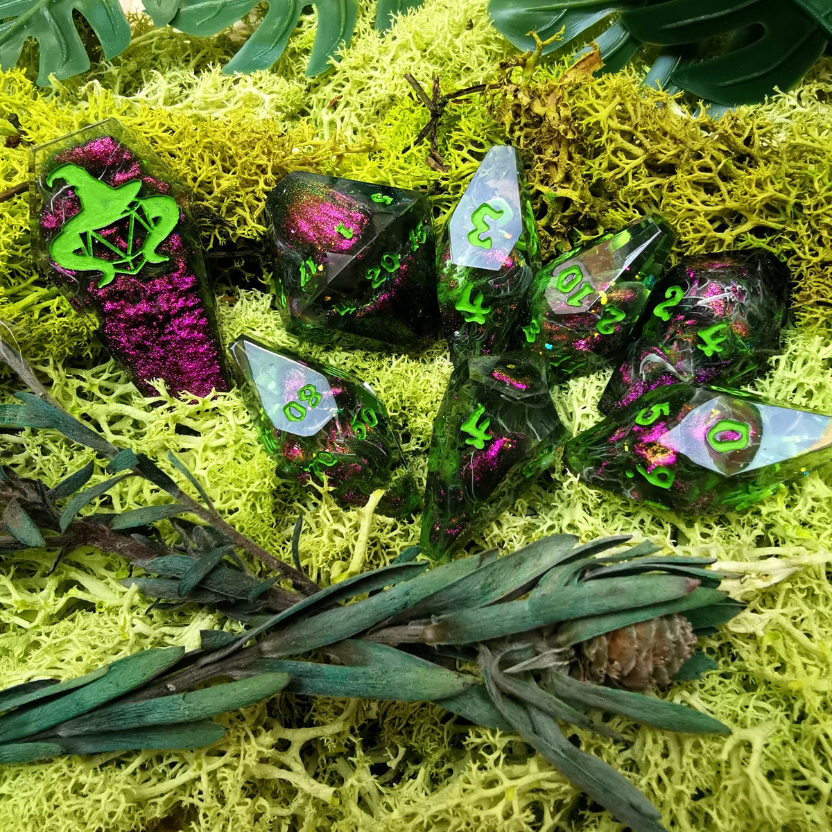 Heavy Clouds - 8-Piece Coffin Dice Set