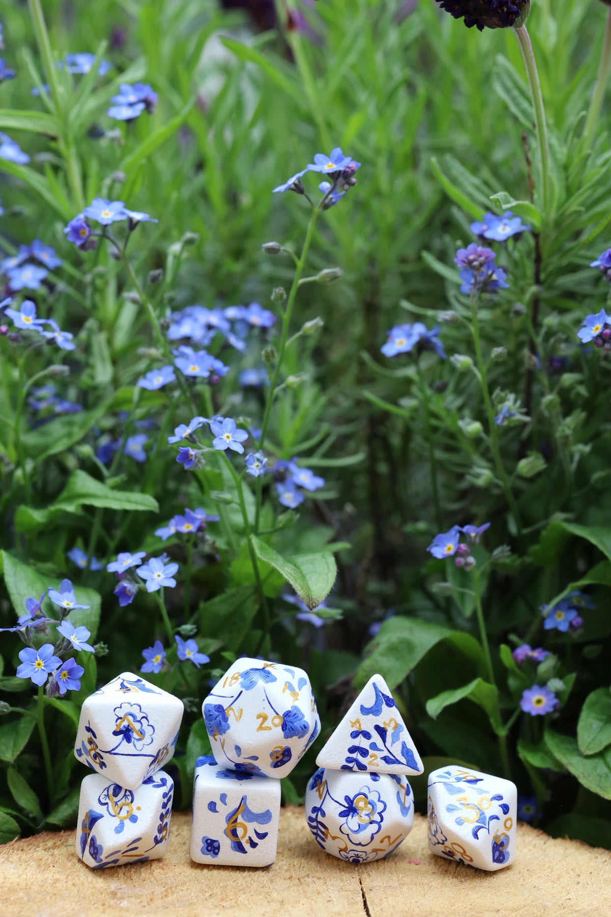 Porcelaine style 7-piece dice set (handpainted)