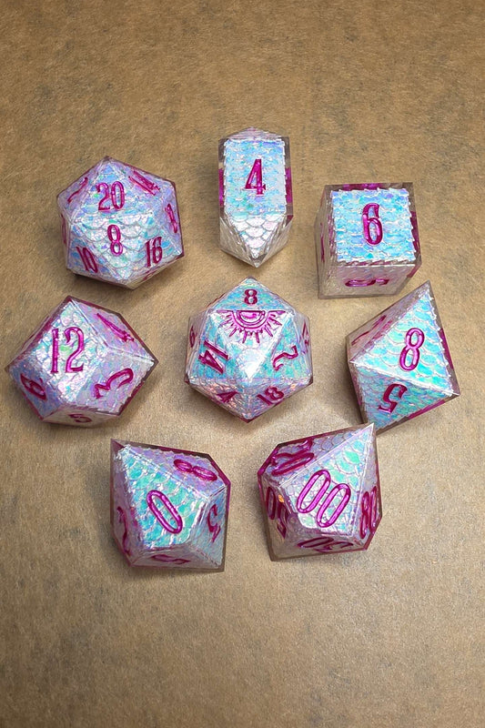 Io - Dragonscale 8-Piece Advantage Dice set