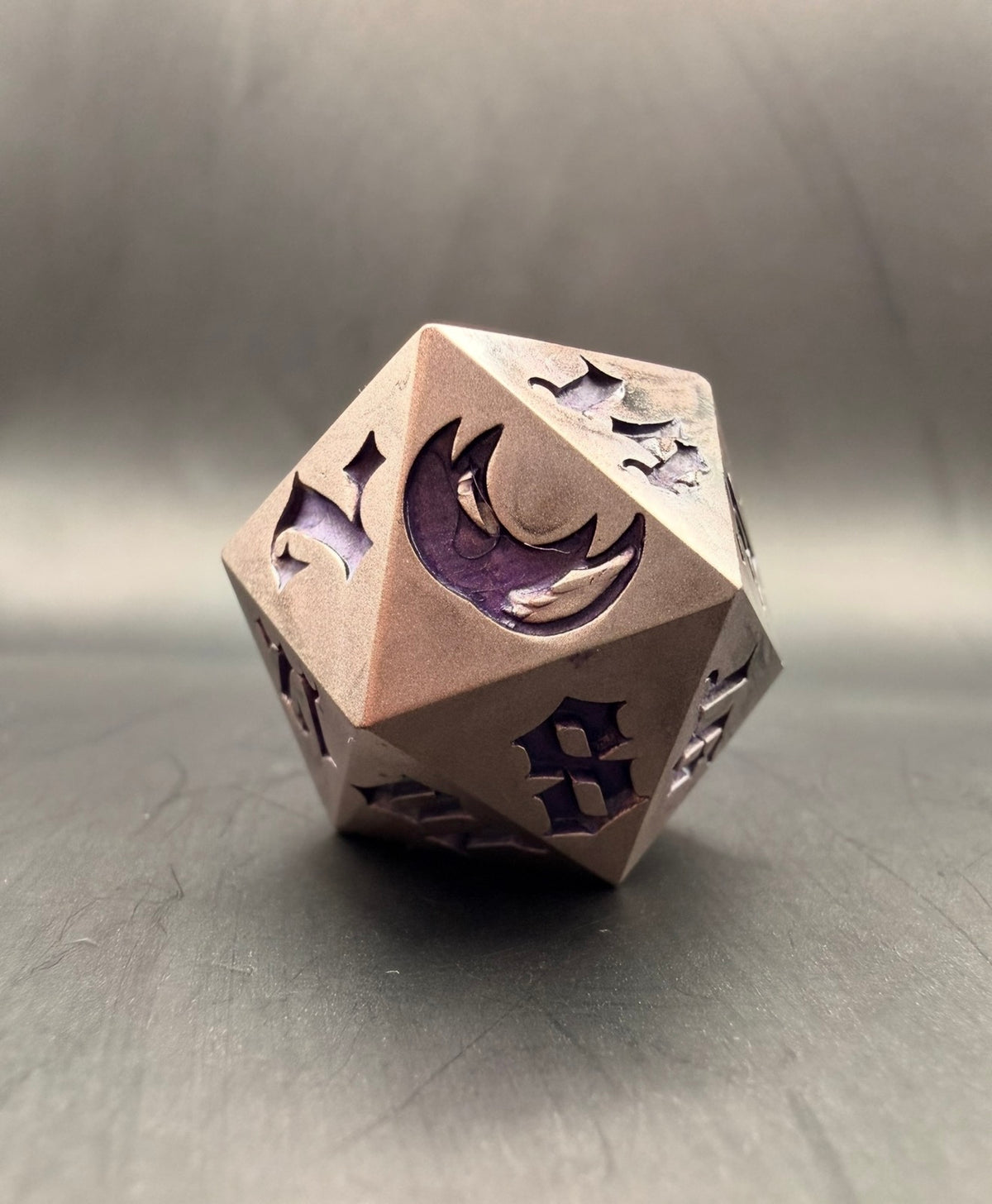 Witchy - 35mm Chonk D20
